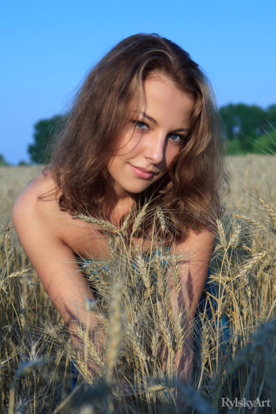 RylskyArt Babe In Wheat Fields